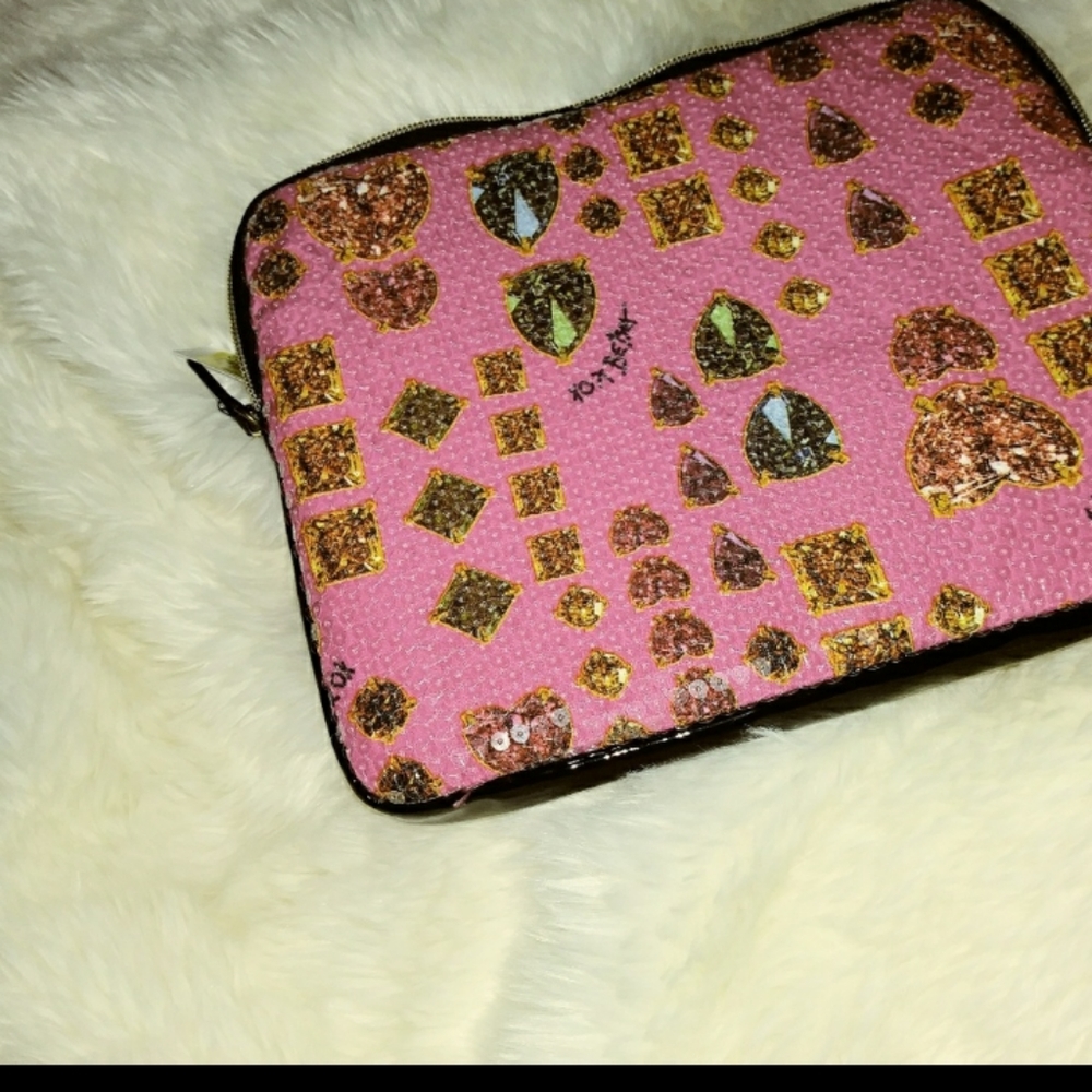 Betsey Johnson 10" Tablet case